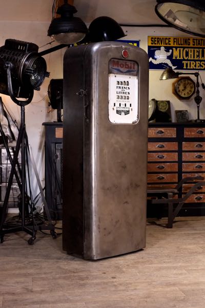 pompe a essence 1950 mobil